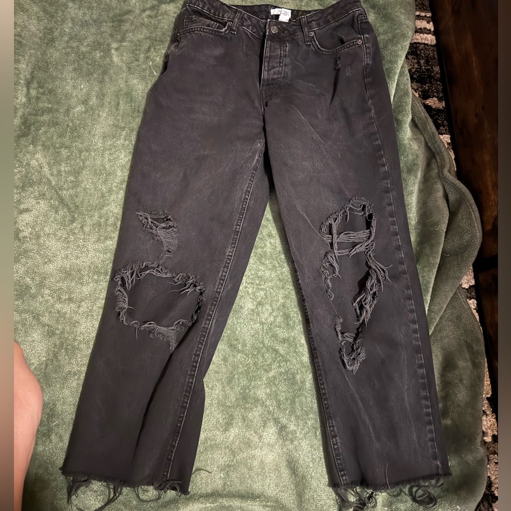 Forever 21 Black Distressed Boyfriend Jeans